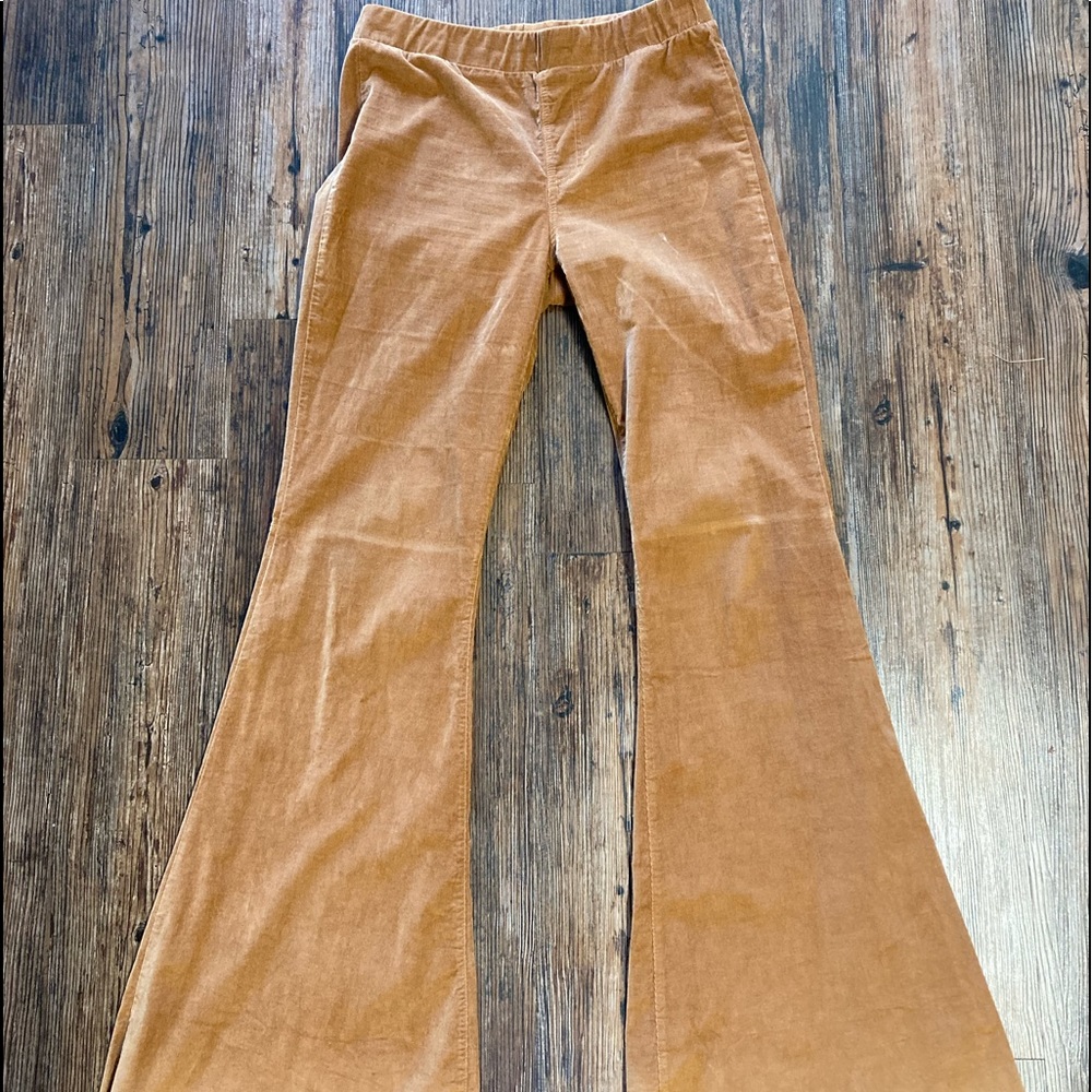 Camel/ brown size medium boutique corduroy pant.